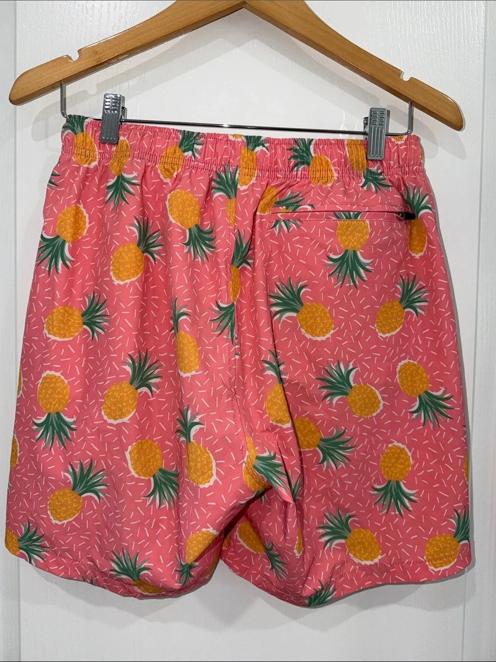 Bearbottom 7”Men's Pink Pineapple Swim Trunks size medium